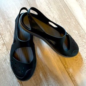 Crocs women shoes size 6